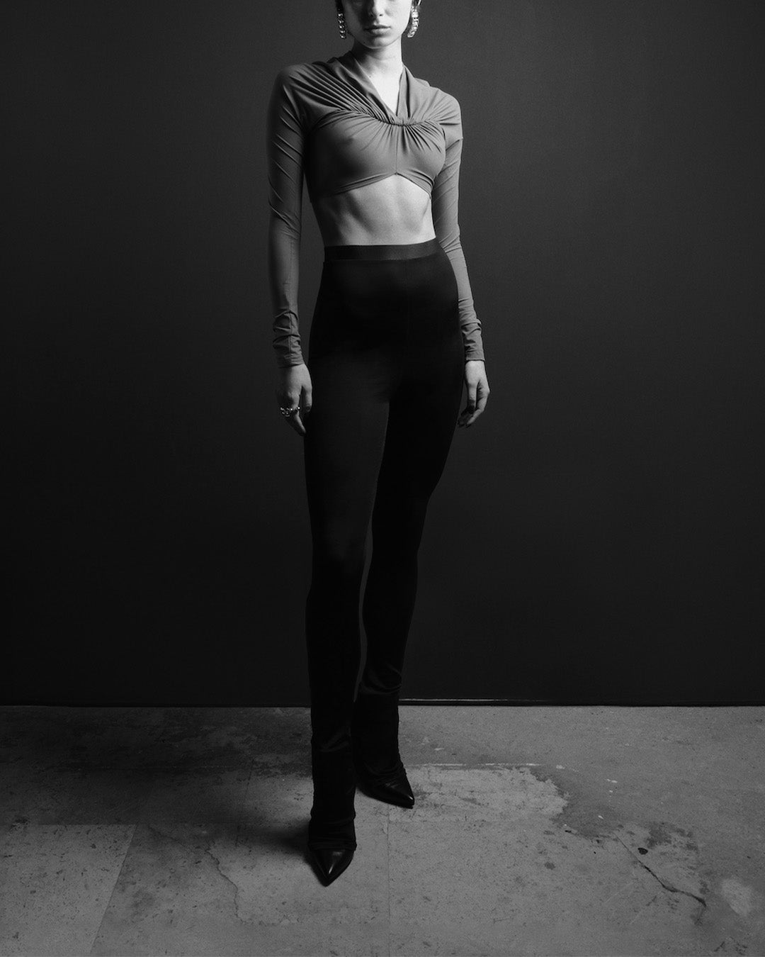 V neck front ruched crop - Exclusive