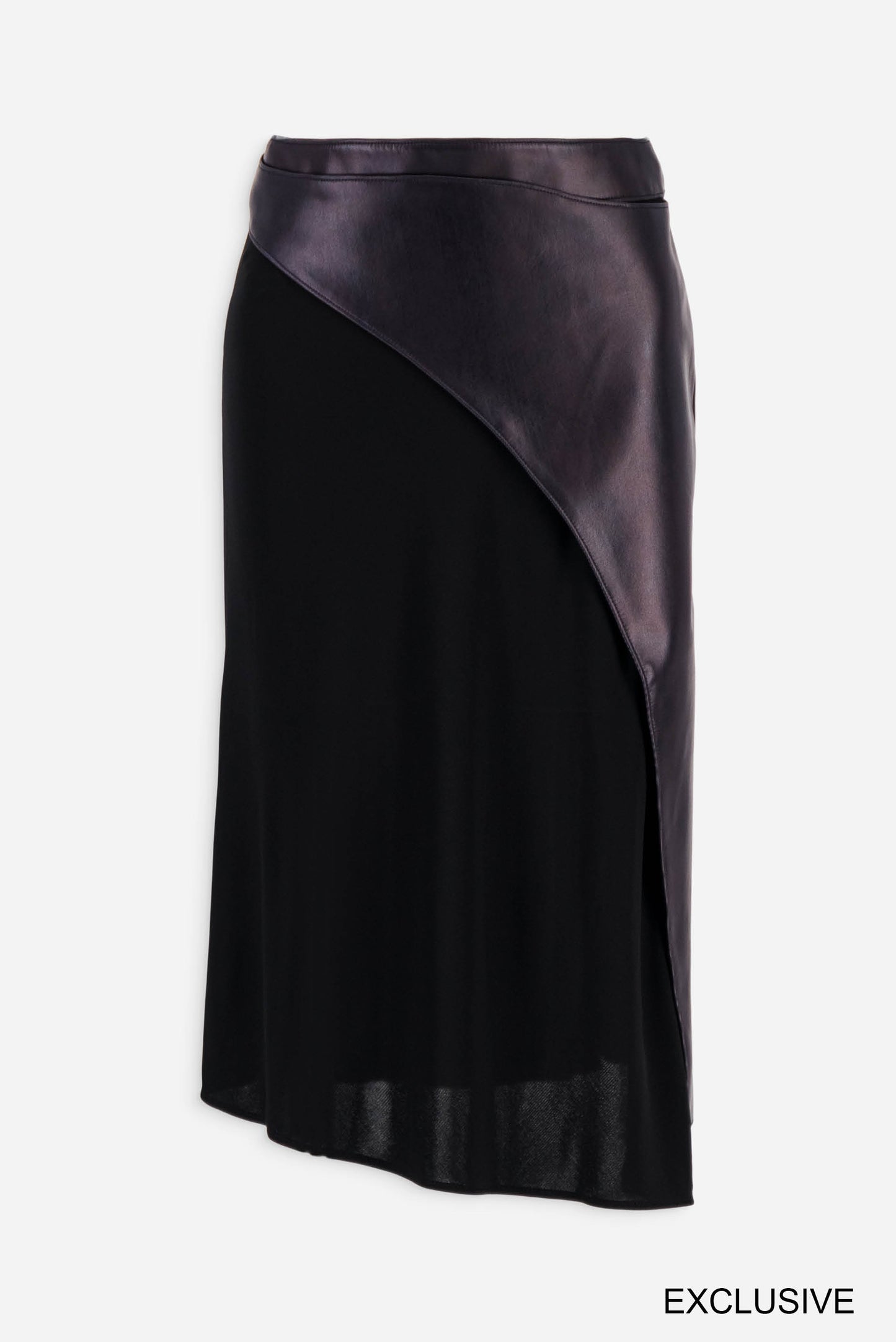 Bi-material buckle detail skirt